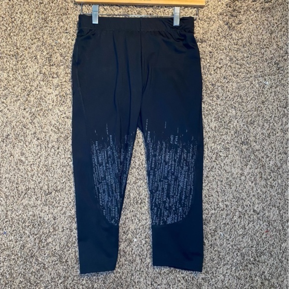 Gymshark black crop leggings geometric print